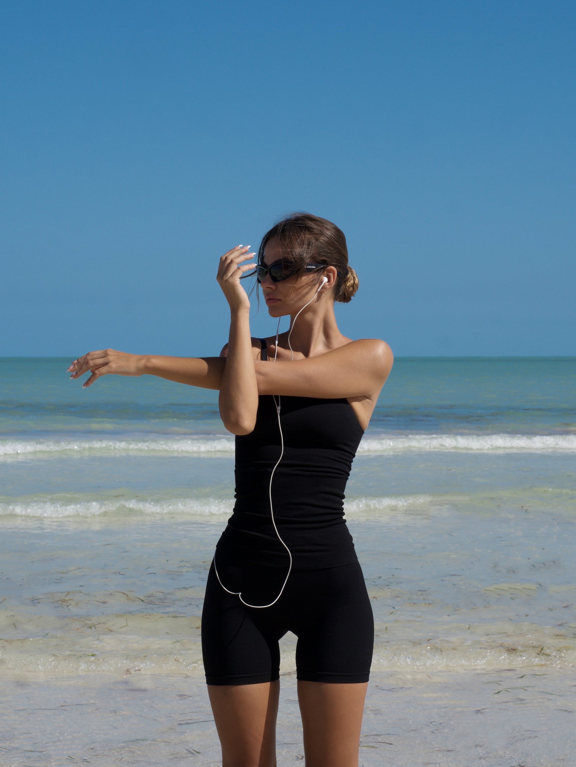 Enhance Active Enhance Shorts, Beach Pose